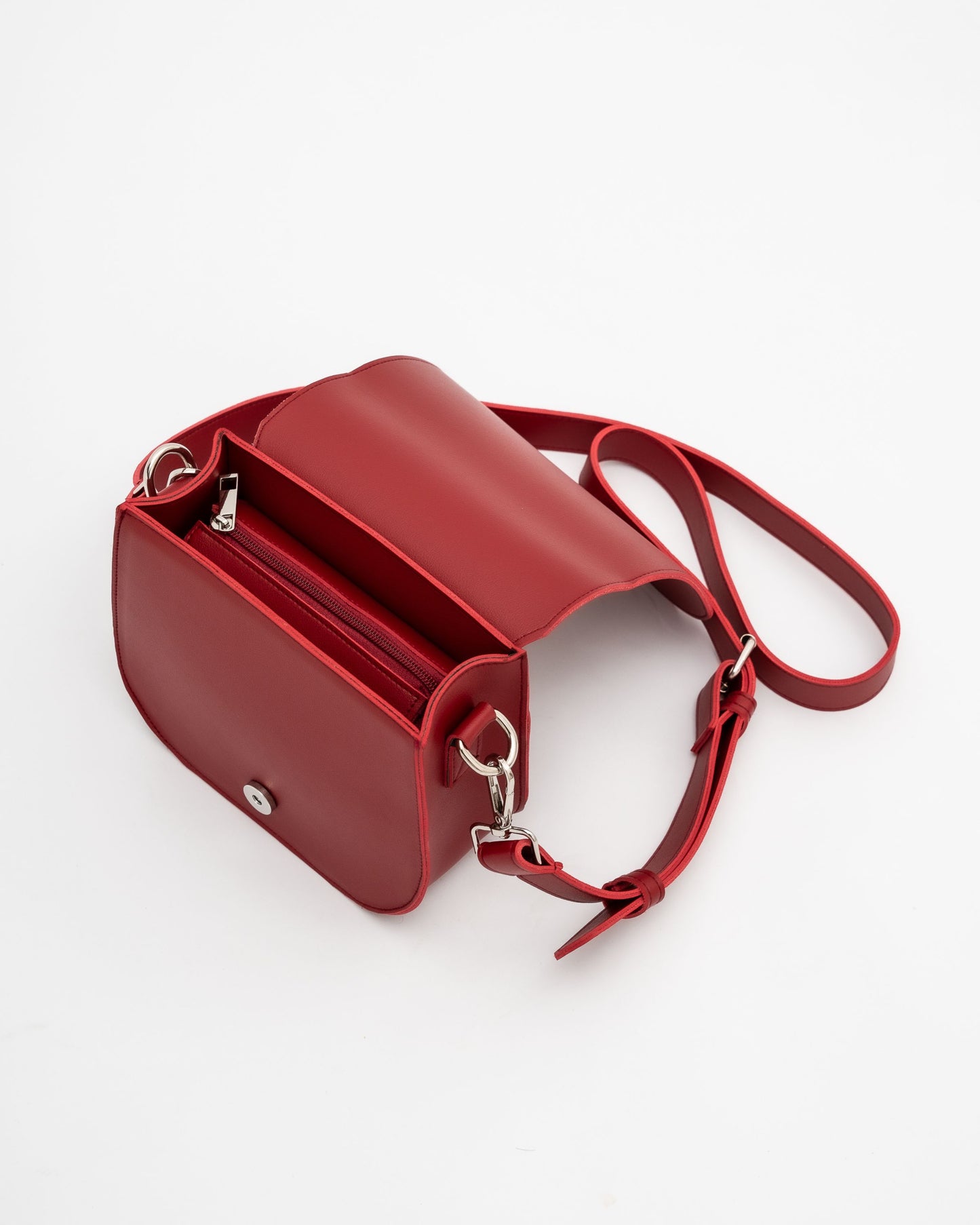 BRIANNA CROSSBODY BAG IN CRIMSON