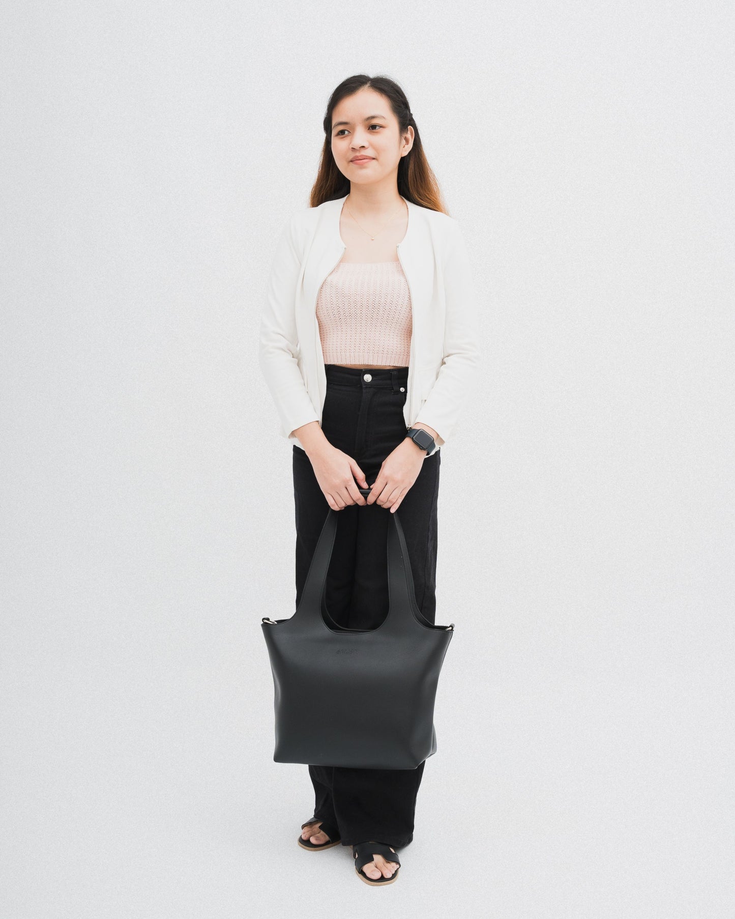 AZON SHOULDER BAG IN BLACK