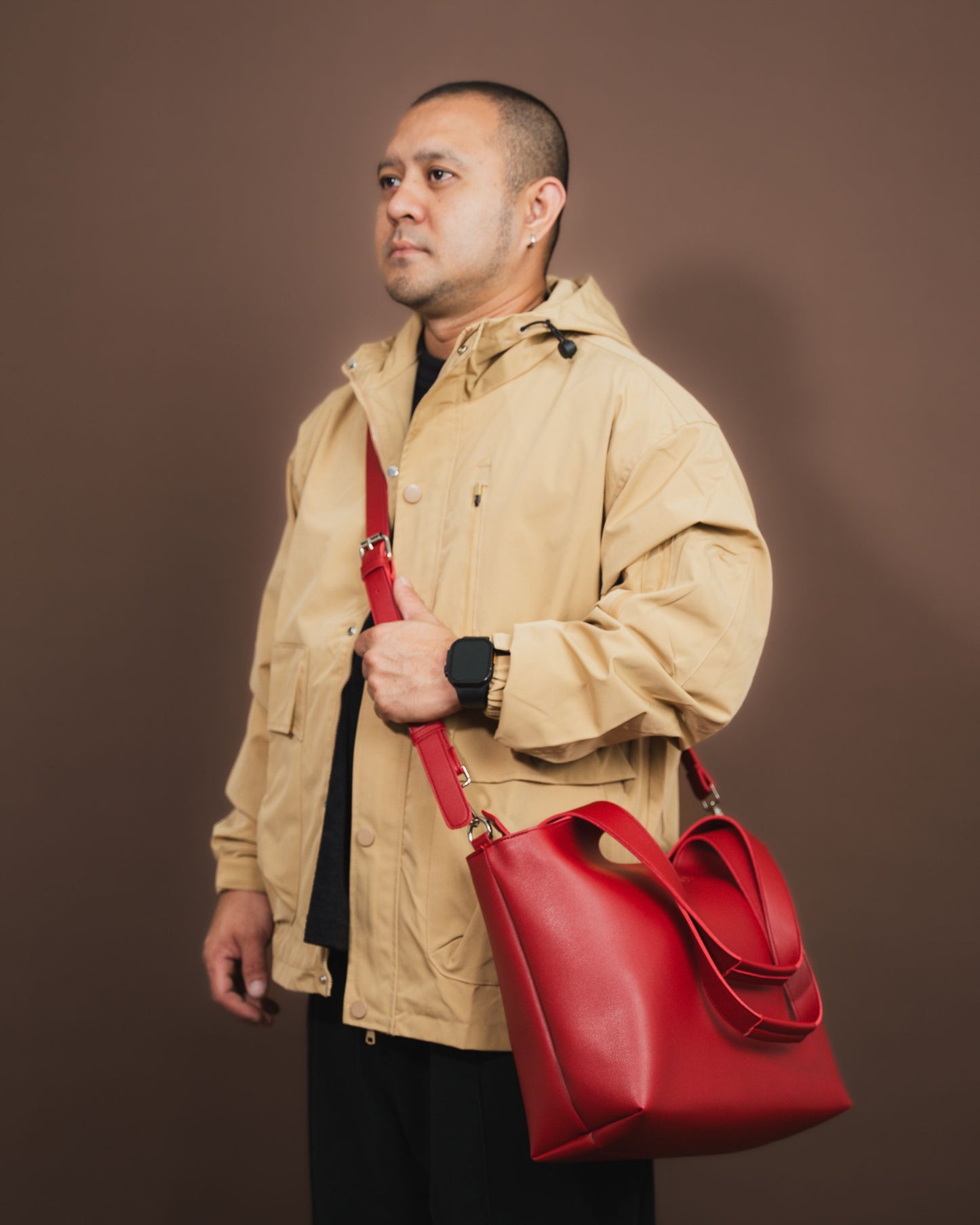 AZON SHOULDER BAG IN CRIMSON