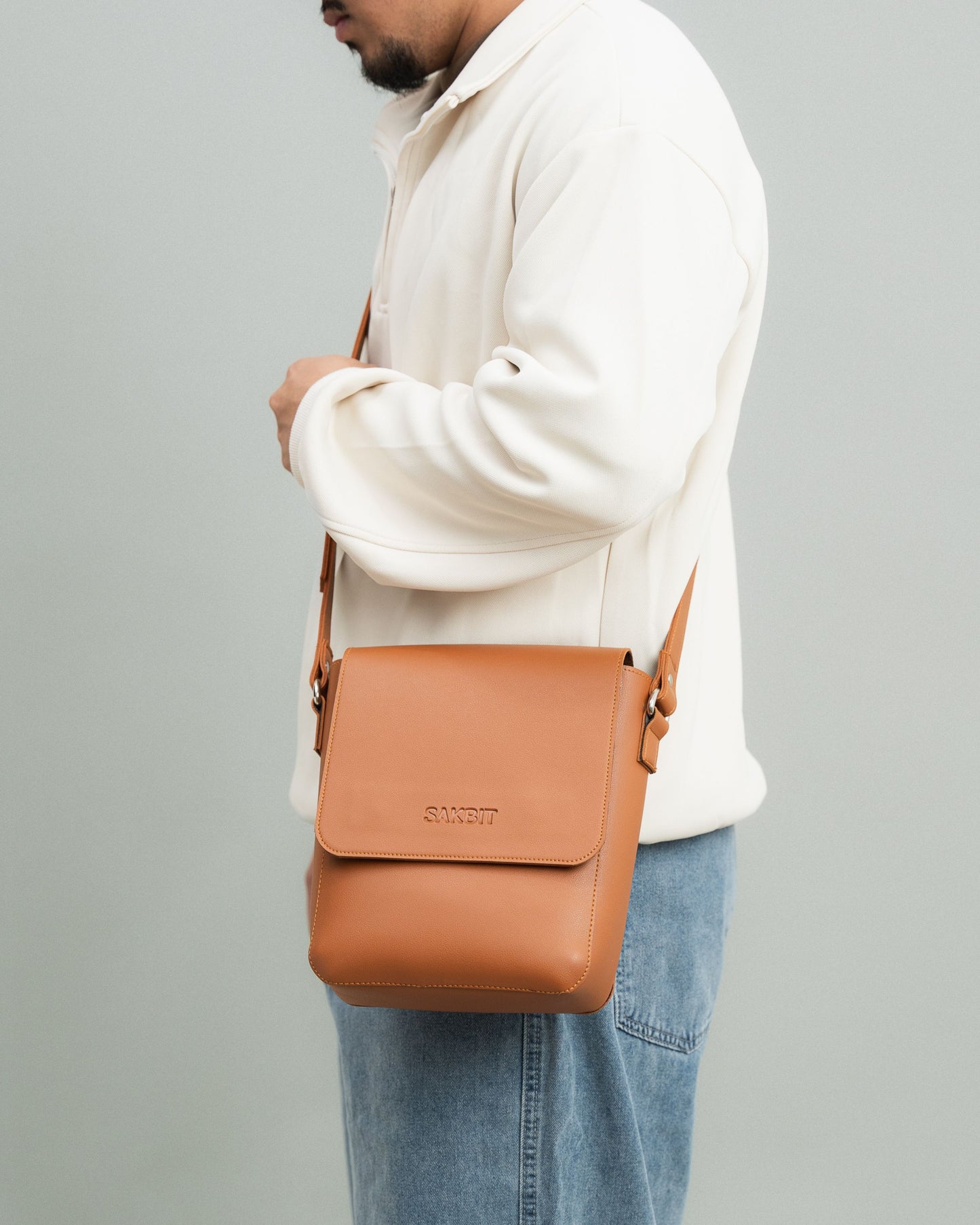 DEALER'S CROSSBODY BAG IN TAN