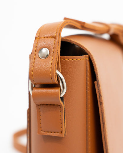 DEALER'S CROSSBODY BAG IN TAN