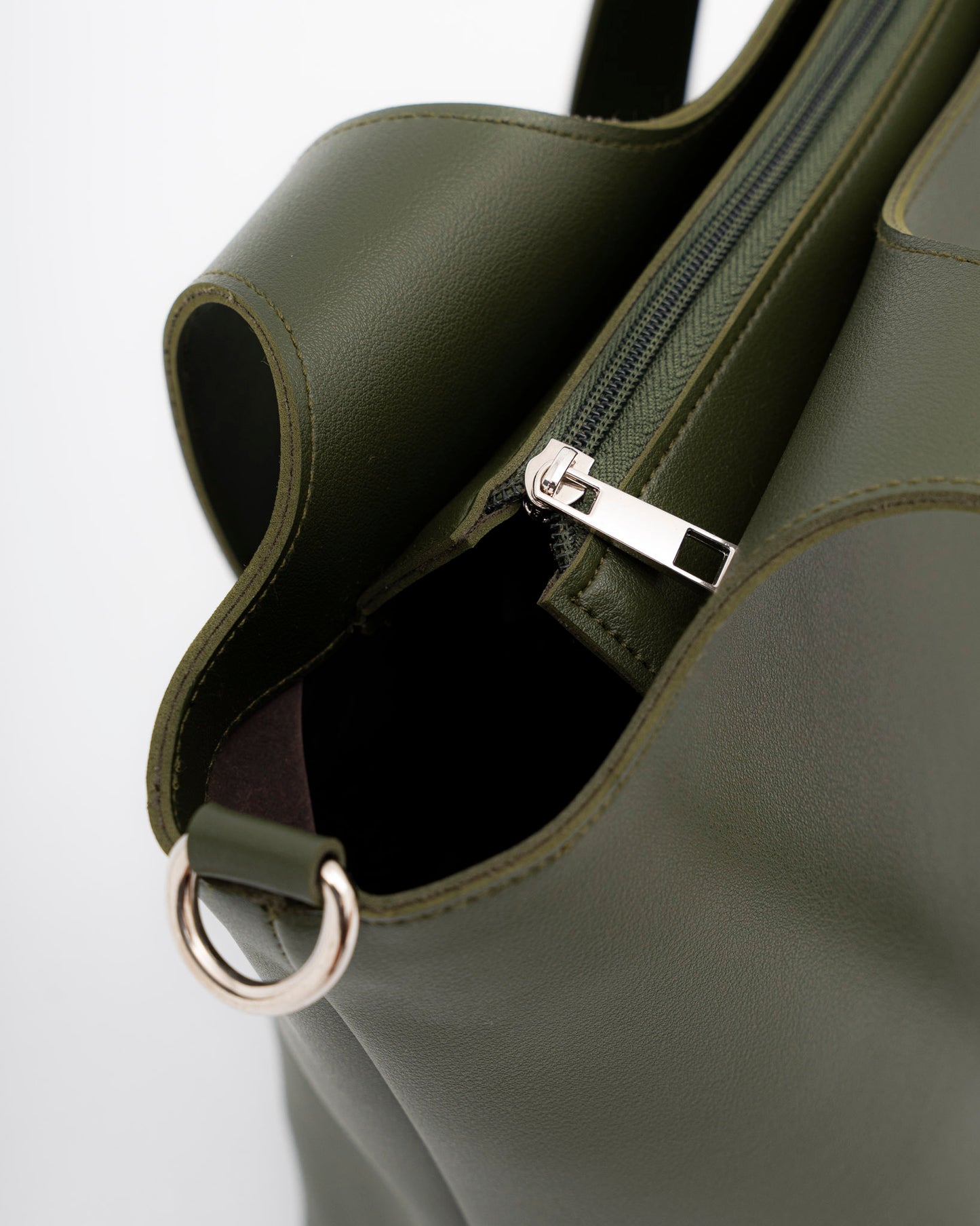 AZON SHOULDER BAG IN ARMY GREEN