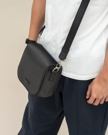 BRIANNA CROSSBODY BAG IN BLACK