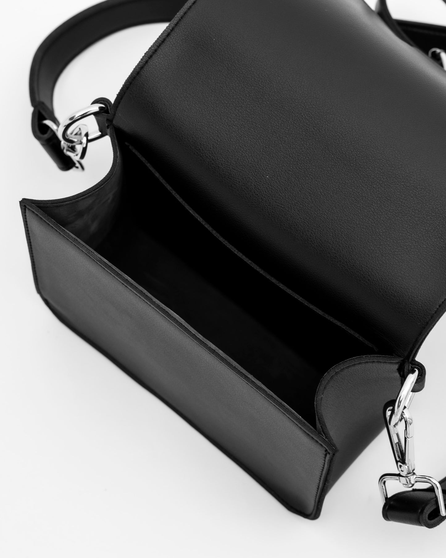 STELLA CROSSBODY BAG IN BLACK